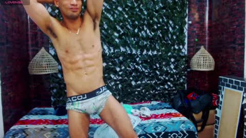 Snapshot of sonicj25_ chatting on 01-20-25, 03:26 SONIC online show from 01-20-25, 03:26