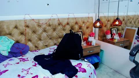 Snapshot of sonicj25_ chatting on 02-05-25, 05:09 SONIC online show from 02-05-25, 05:09