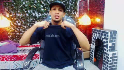 Snapshot of sonicj25_ chatting on 02-09-25, 03:32 SONIC online show from 02-09-25, 03:32