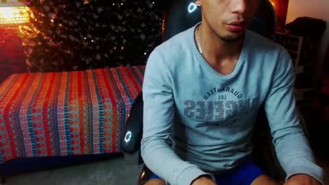 Snapshot of sonicj25_ chatting on 02-10-25, 03:24 SONIC online show from 02-10-25, 03:24