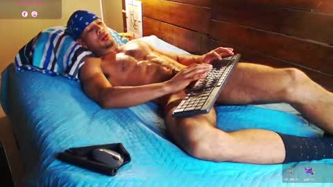 Snapshot of sonicj25_ chatting on 10-13-25, 11:38 SONIC online show from 10-13-25, 11:38