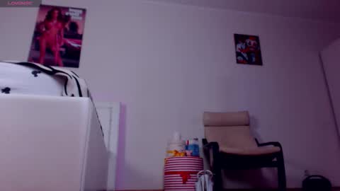 Sonja Ray online show from 10-22-25, 07:41