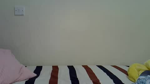 Snapshot of sonnia02 chatting on 10-16-25, 04:02 sonnia02 online show from 10-16-25, 04:02