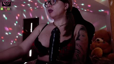 Snapshot of sonyadevon chatting on 01-26-25, 10:12 Sonia online show from 01-26-25, 10:12