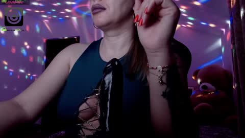 Snapshot of sonyadevon chatting on 01-30-25, 04:16 Sonia online show from 01-30-25, 04:16