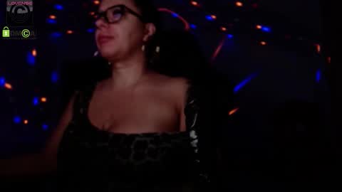 Snapshot of sonyadevon chatting on 10-12-25, 02:54 Sonia online show from 10-12-25, 02:54