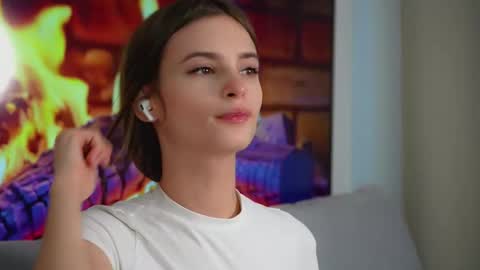 Eva 3 online show from 10-28-25, 09:13