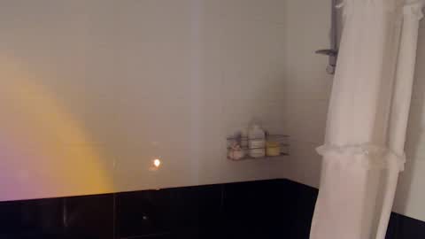 Snapshot of sonyangel chatting on 11-13-25, 11:09 Sony online show from 11-13-25, 11:09