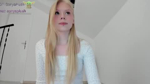 Snapshot of sonyaplush chatting on 02-20-25, 06:46 Sonya Instagram Twitter sonyaplushgirl OnlyFans sonyaplush online show from 02-20-25, 06:46