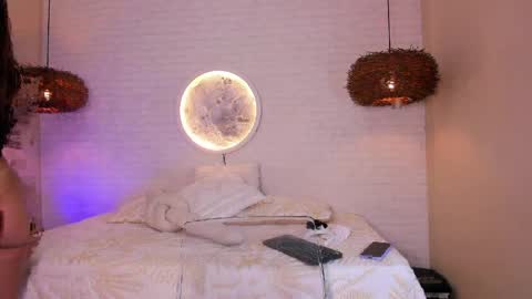 sophi_cooper29 online show from 04-02-26, 09:34