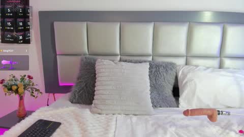 Snapshot of sophi_leone_ chatting on 02-17-26, 09:10 sophi Leone online show from 02-17-26, 09:10