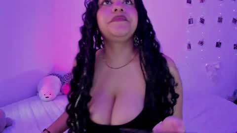 Sofia online show from 12-17-25, 12:22