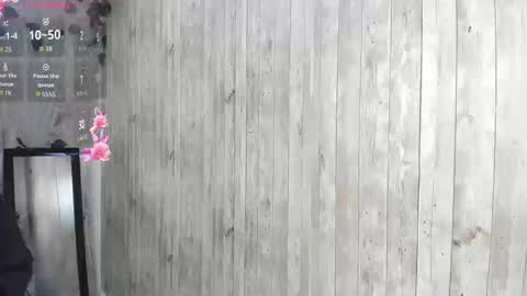 Sophi Thaylorr online show from 09-10-25, 01:00