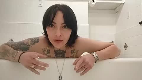 Snapshot of sophia1lux chatting on 10-12-25, 01:59 sophia1lux online show from 10-12-25, 01:59