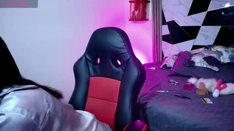 Snapshot of sophia_arevalo_ chatting on 12-17-25, 04:07 Sophia online show from 12-17-25, 04:07