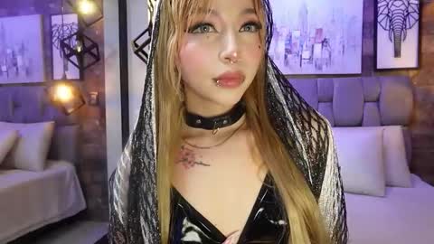 Sophia online show from 12-04-25, 12:25