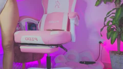 Snapshot of sophia_berryy chatting on 10-17-25, 12:01 Sophia Independent model online show from 10-17-25, 12:01