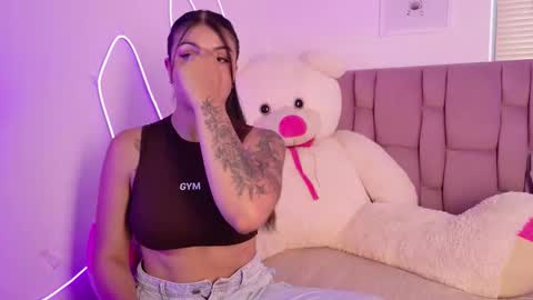 Sophia Carson online show from 10-25-25, 09:09