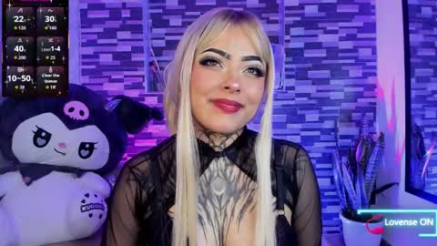 Snapshot of sophiaa_cherry chatting on 10-14-25, 09:15 Sophia online show from 10-14-25, 09:15