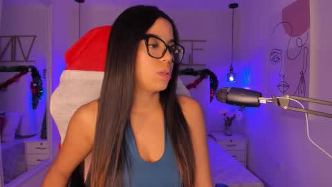 Sophie Hill  online show from 12-02-25, 08:48