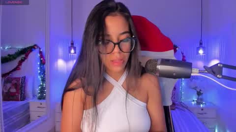 Sophie Hill  online show from 12-20-25, 08:49