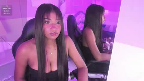 Sophie online show from 11-26-25, 04:35