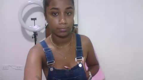 Snapshot of sophiacastro19 chatting on 02-13-26, 07:54 Sophia online show from 02-13-26, 07:54