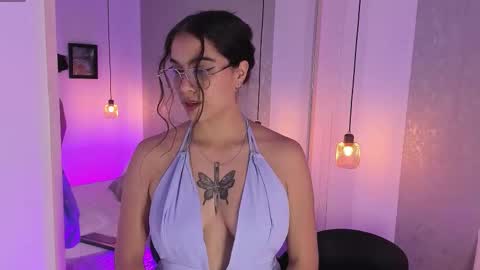 Sophia  online show from 11-14-25, 04:55