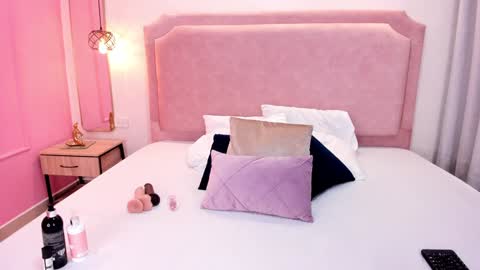 Snapshot of sophiawhite__ chatting on 02-03-25, 01:19 SOPHIA online show from 02-03-25, 01:19