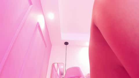 Snapshot of sophiawhite__ chatting on 02-24-25, 04:36 SOPHIA online show from 02-24-25, 04:36