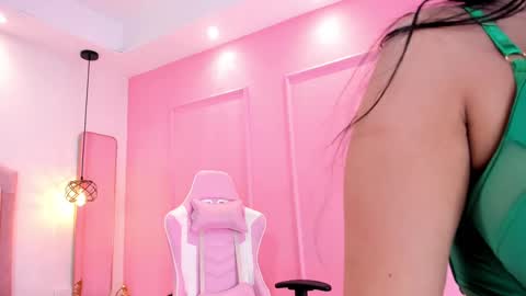 Snapshot of sophiawhite__ chatting on 02-28-25, 07:46 SOPHIA online show from 02-28-25, 07:46