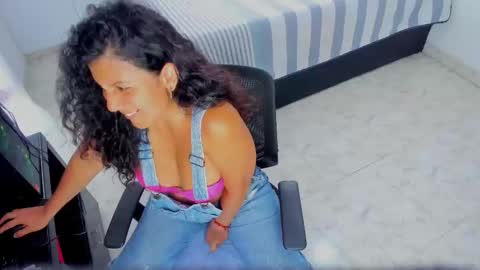 Sophia  online show from 11-02-25, 03:47