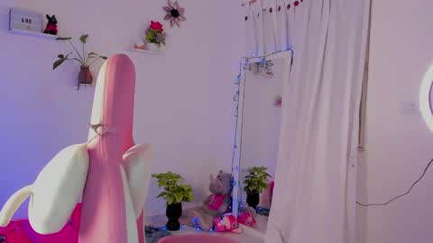 Snapshot of sophie_dolly_ chatting on 12-16-24, 08:16 sophie doll online show from 12-16-24, 08:16