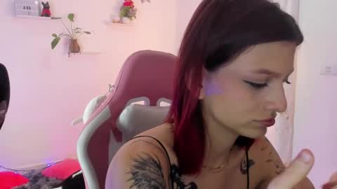 Snapshot of sophie_dolly_ chatting on 12-23-24, 04:55 sophie doll online show from 12-23-24, 04:55