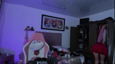 Snapshot of sophie_dolly_ chatting on 09-10-25, 02:44 sophie doll online show from 09-10-25, 02:44