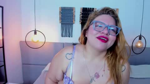 Snapshot of sophie_ebanks chatting on 03-03-26, 08:20 Soph online show from 03-03-26, 08:20