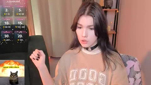 sophie_nomenal_ online show from 09-19-25, 08:53