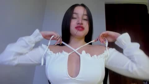 sophie_spencer1 online show from 11-18-25, 02:17