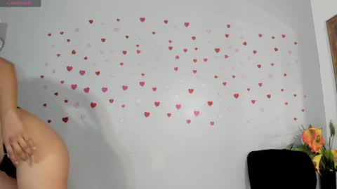 sophie_w1 online show from 04-16-26, 12:17