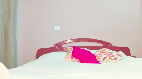 Snapshot of sophiechan69 chatting on 01-22-25, 04:44 ShopieChan69 online show from 01-22-25, 04:44