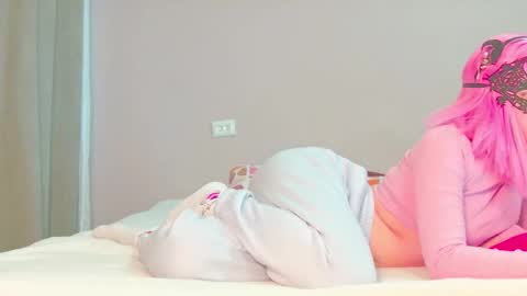 Snapshot of sophiechan69 chatting on 09-16-25, 01:34 ShopieChan69 online show from 09-16-25, 01:34