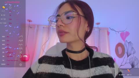 Snapshot of sophiecherry_ chatting on 12-24-24, 05:02 Sophie IG sophiecherry es online show from 12-24-24, 05:02