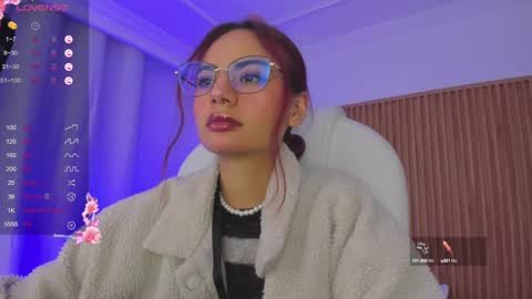 Snapshot of sophiecherry_ chatting on 02-12-25, 07:13 Sophie IG sophiecherry es online show from 02-12-25, 07:13