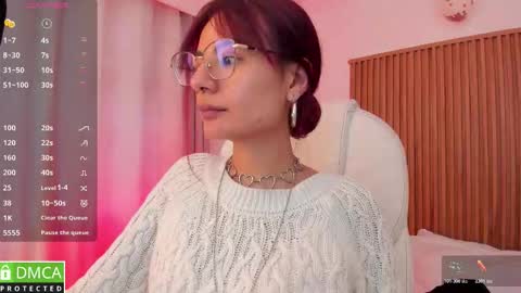 Snapshot of sophiecherry_ chatting on 10-17-25, 10:34 Sophie IG sophiecherry es online show from 10-17-25, 10:34