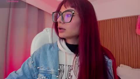   Sophie  IG sophiecherry es   online show from 11-04-25, 09:47