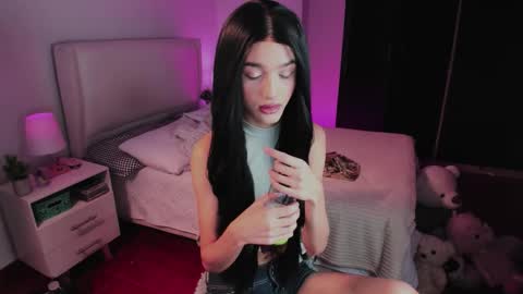 Snapshot of sophiecornett chatting on 09-23-25, 02:58    online show from 09-23-25, 02:58