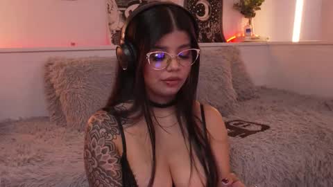 Sophiee  online show from 11-26-25, 07:48