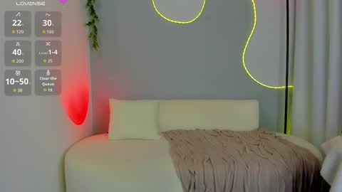 Sophie online show from 12-02-25, 10:05