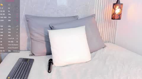 Snapshot of sophiee_velvet chatting on 01-17-25, 02:28         online show from 01-17-25, 02:28