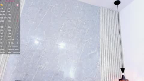 Snapshot of sophiee_velvet chatting on 01-21-25, 02:37         online show from 01-21-25, 02:37